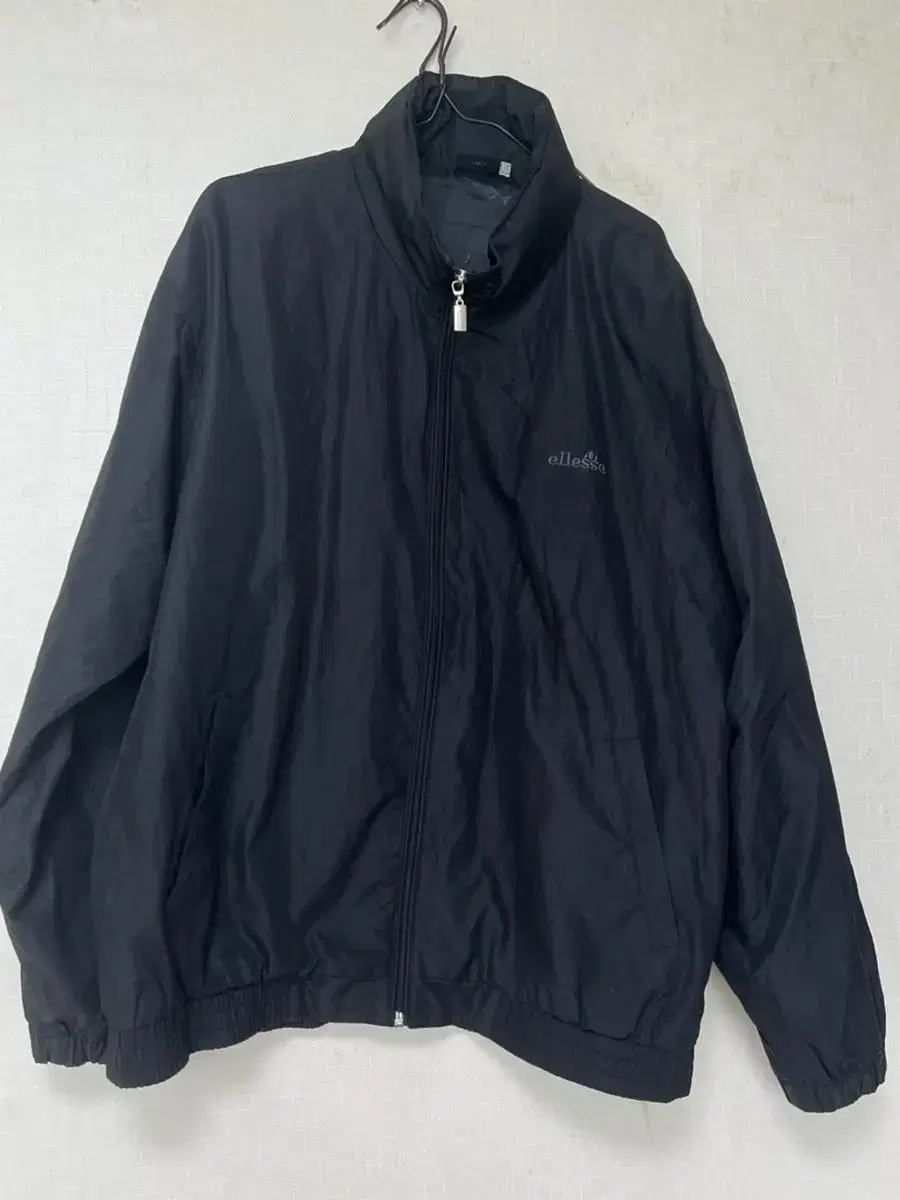 Elise Windbreaker 100