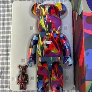 카우스 텐션 베어브릭 400%100% kaws tension