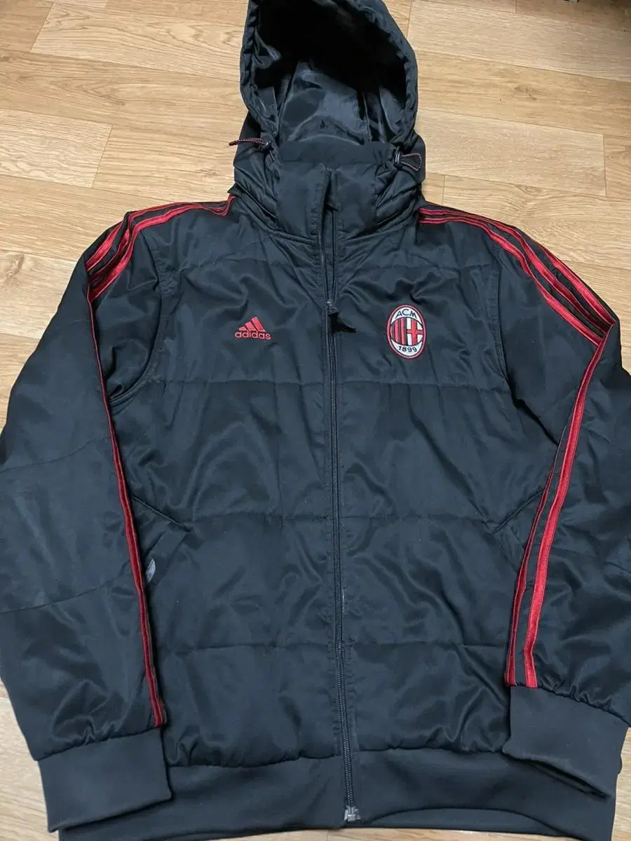 adidas AC Milan Padded Size L (size 100)