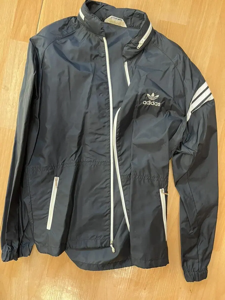 adidasOldsWindbreaker