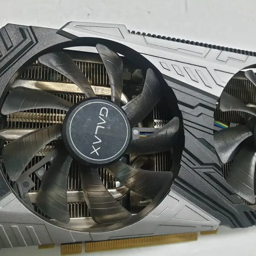 갤럭시 rtx2060s 8기가 그래픽카드 팝니다