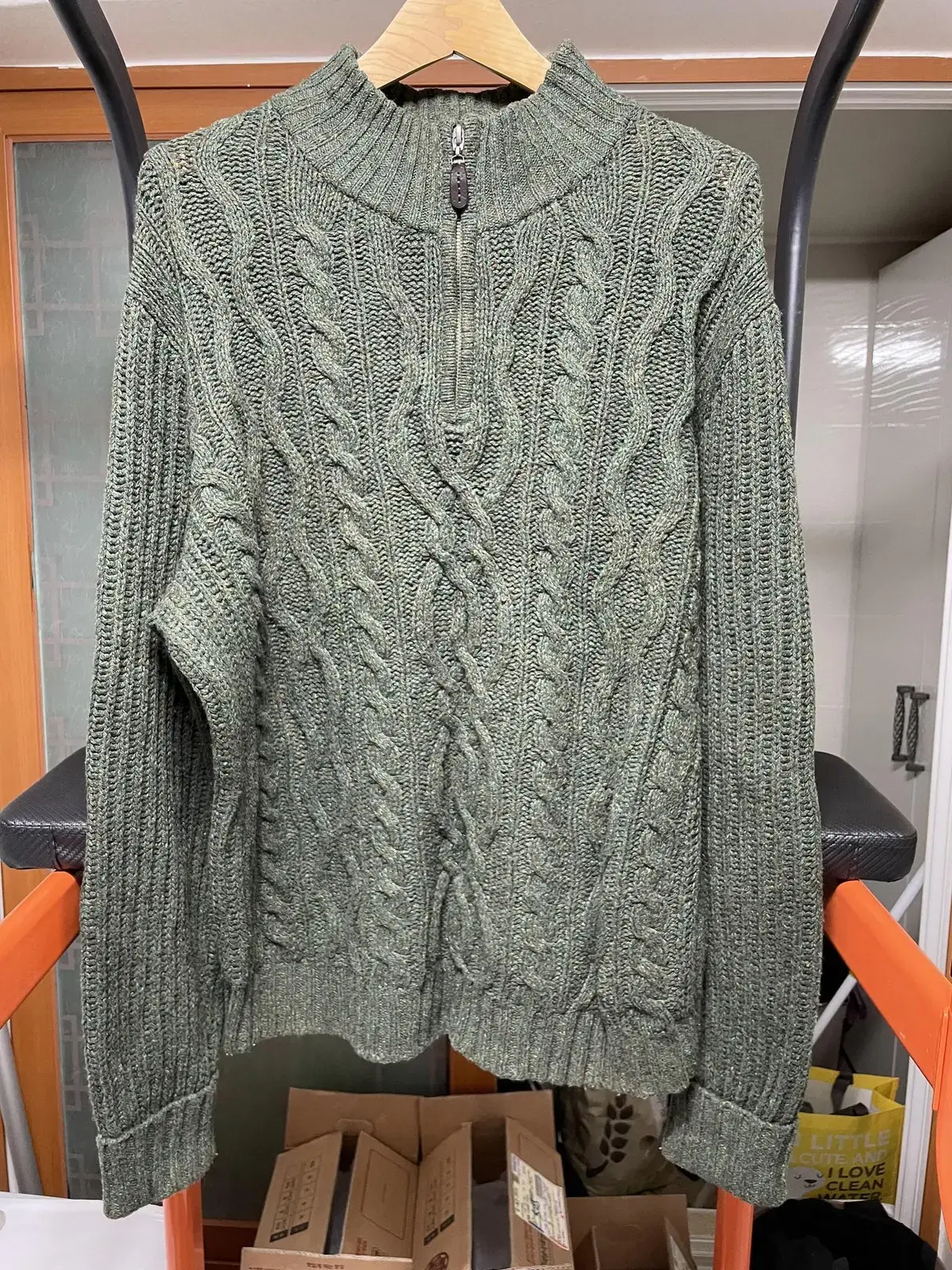 [L] Elvin Zip Neck Sweater