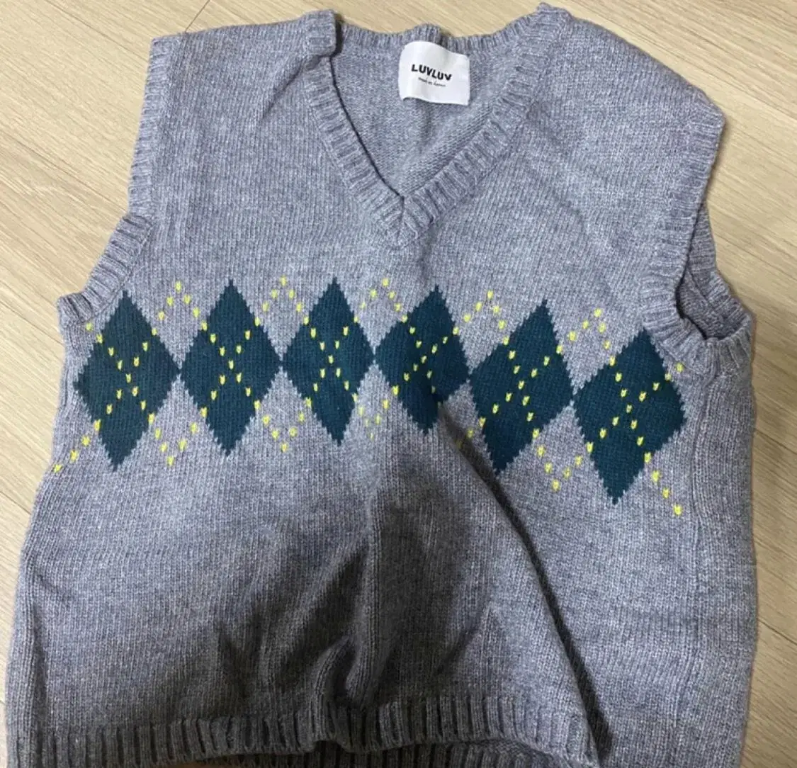 Yukyuk Girls Knit Vest