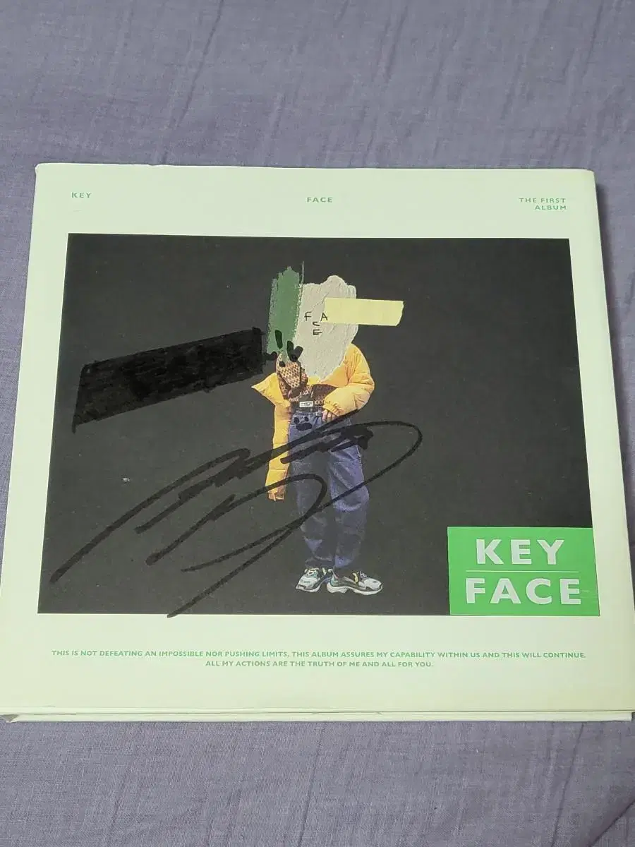 Key Shinee (B.Mae) Autographed Album