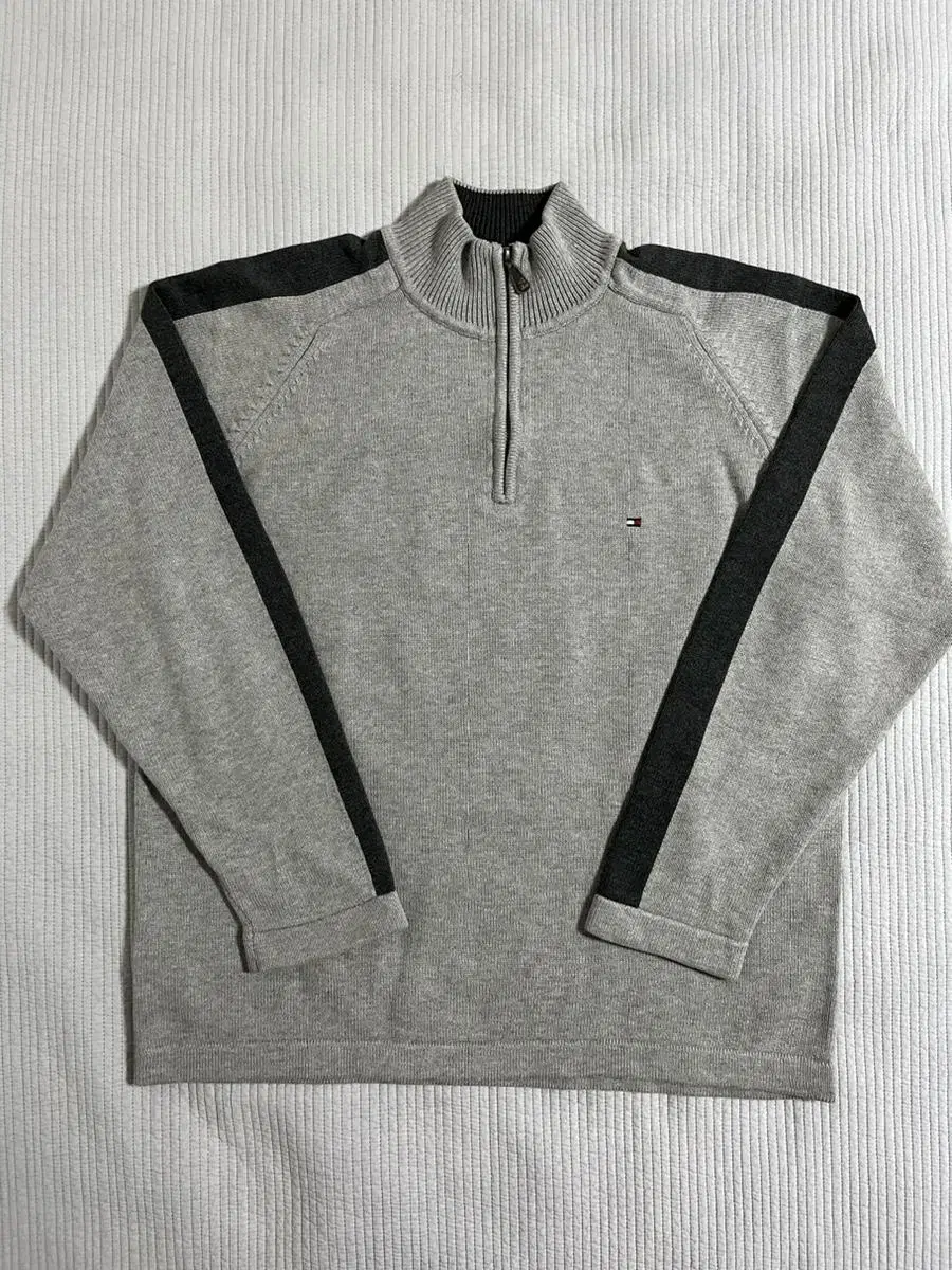 [L] Tommy Hilfiger Half Zip Up Knit