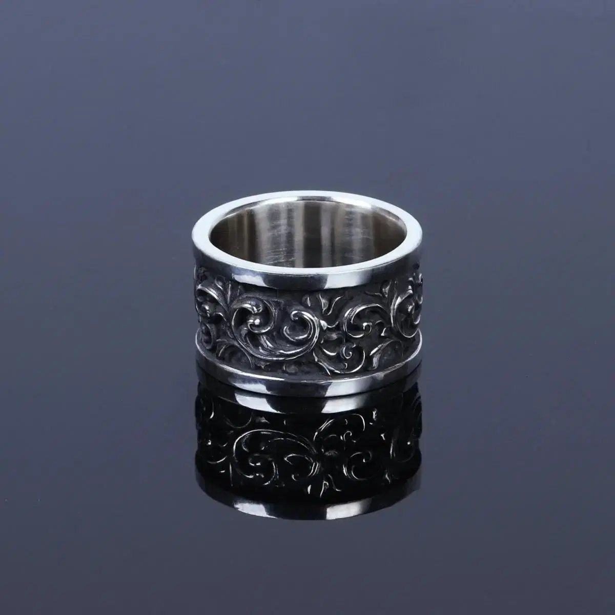 NONMESSPRODUCTS | Acanthus Ring