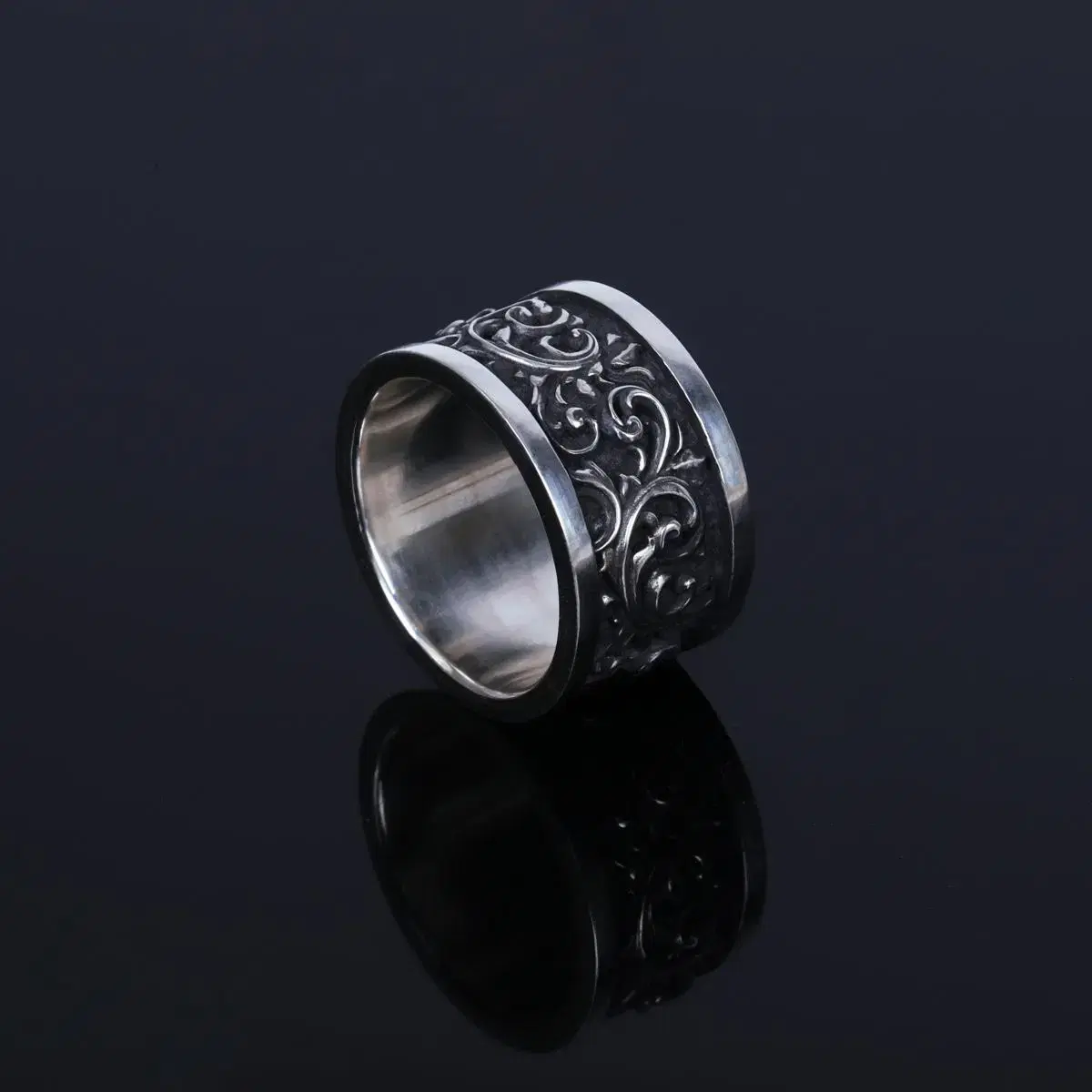 NONMESSPRODUCTS | Acanthus Ring