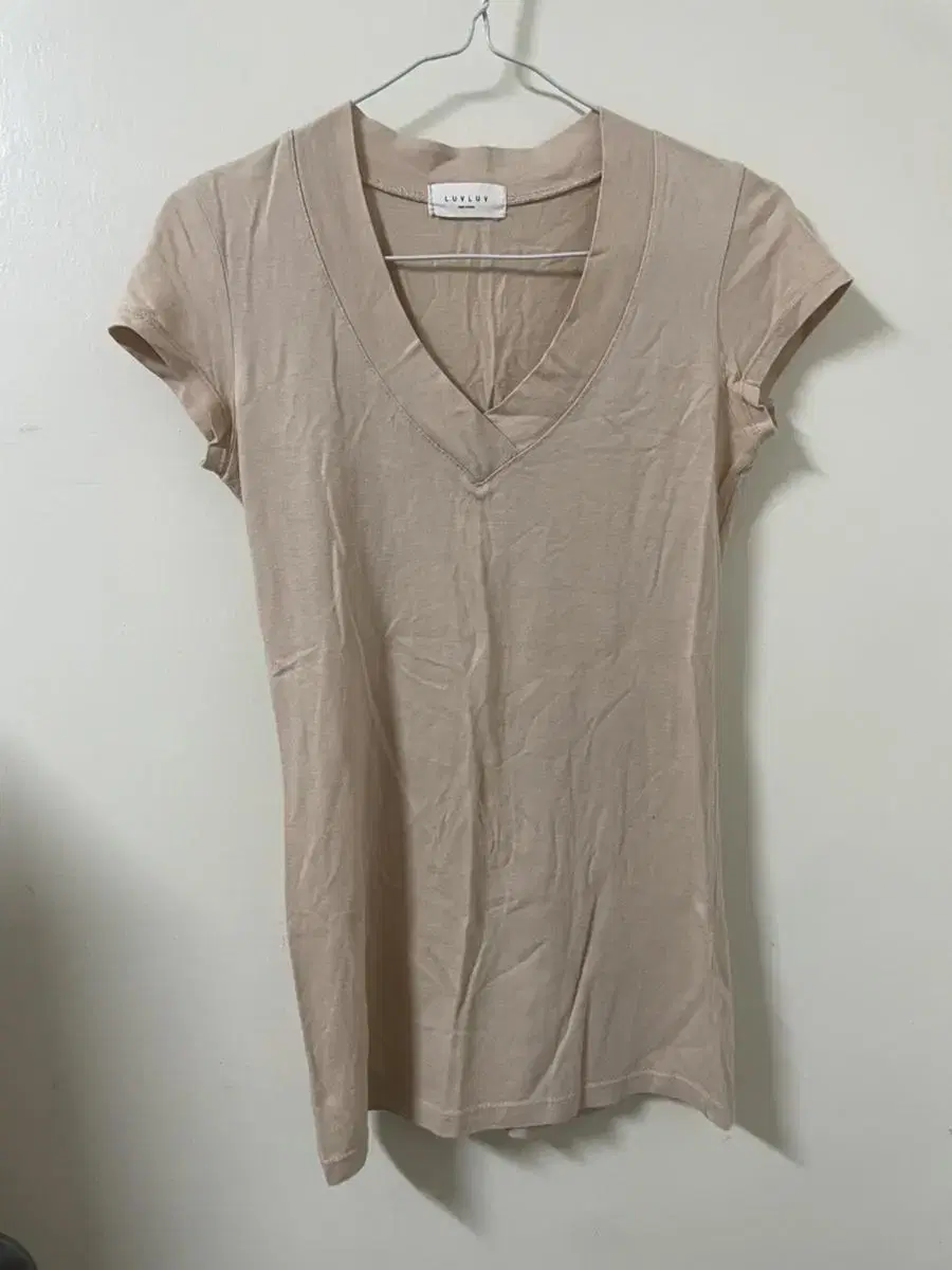 V-neck, short-sleeved tee