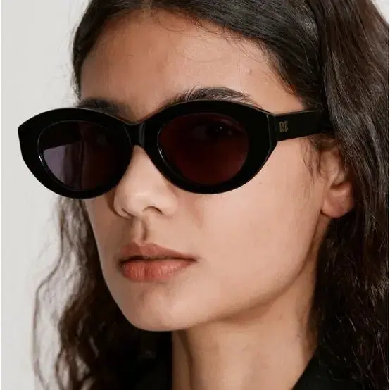 렉토 Recto Oval Sunglasses 선글라스