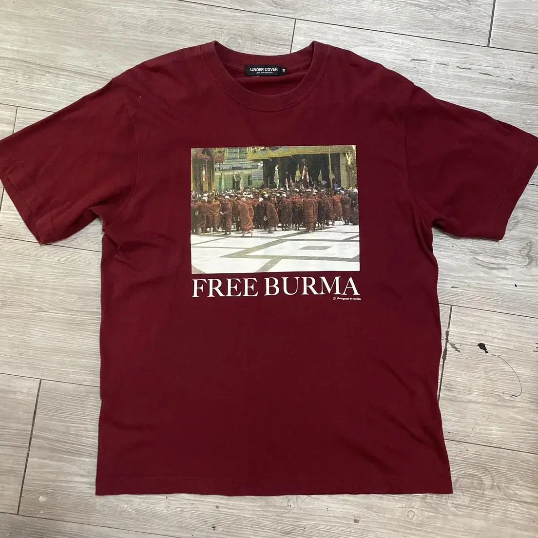 언더커버 UNDERCOVER "FREE BURMA" 티셔츠