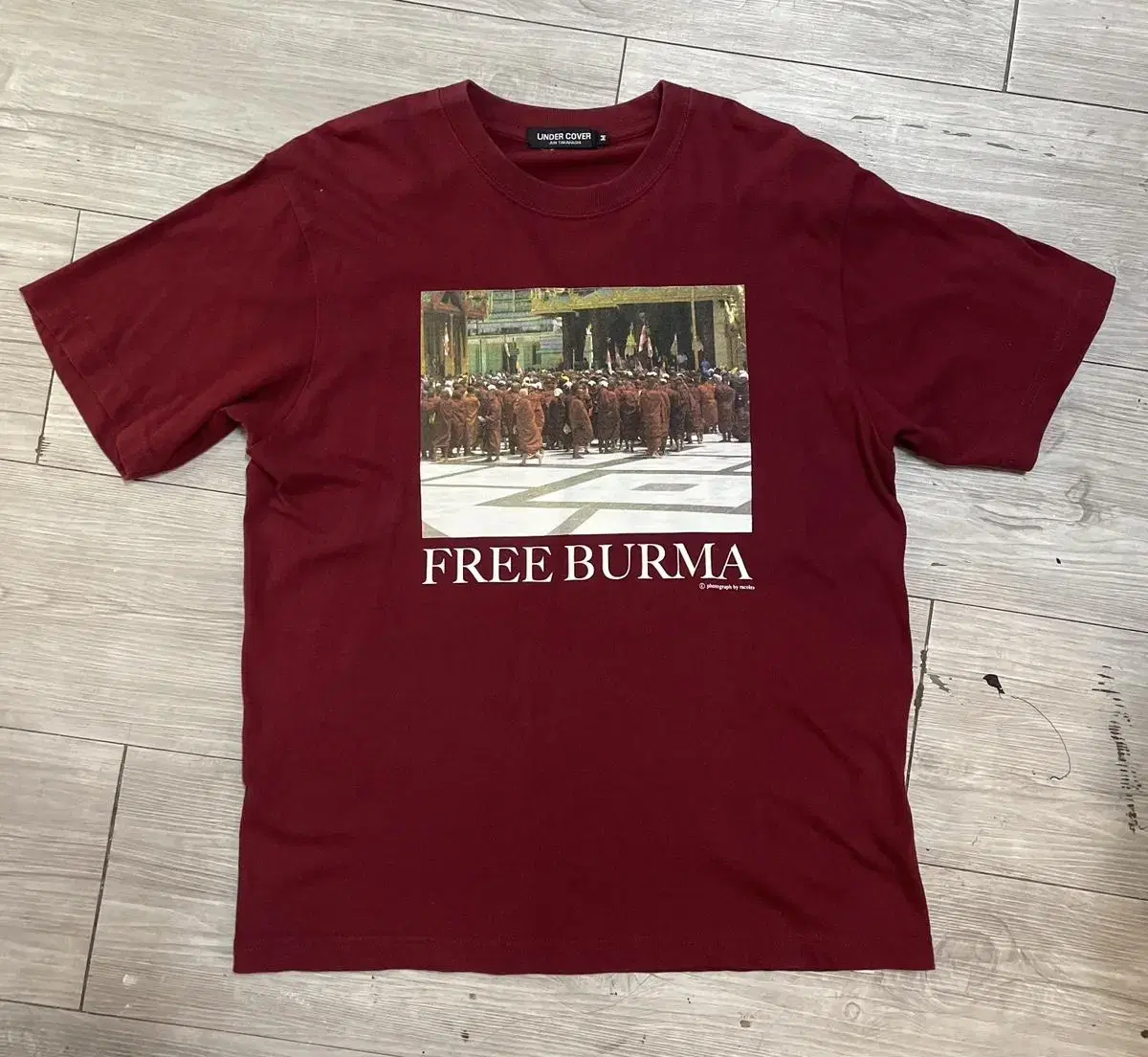 언더커버 UNDERCOVER "FREE BURMA" 티셔츠