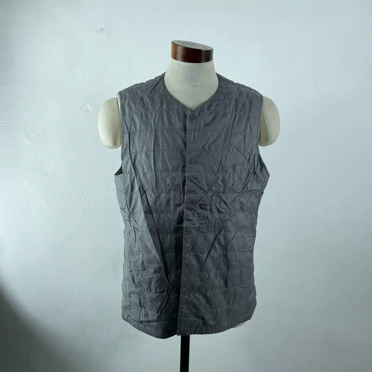 Uniqlo Lightweight padded vest 100 size