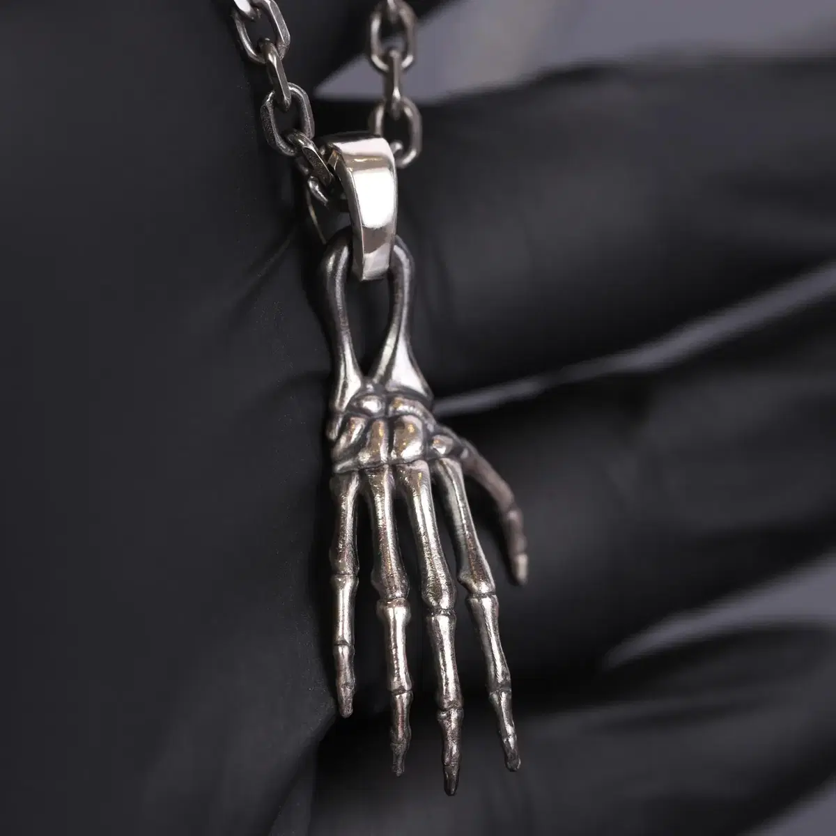 NONMESSPRODUCTS | Hand Bones Pendant