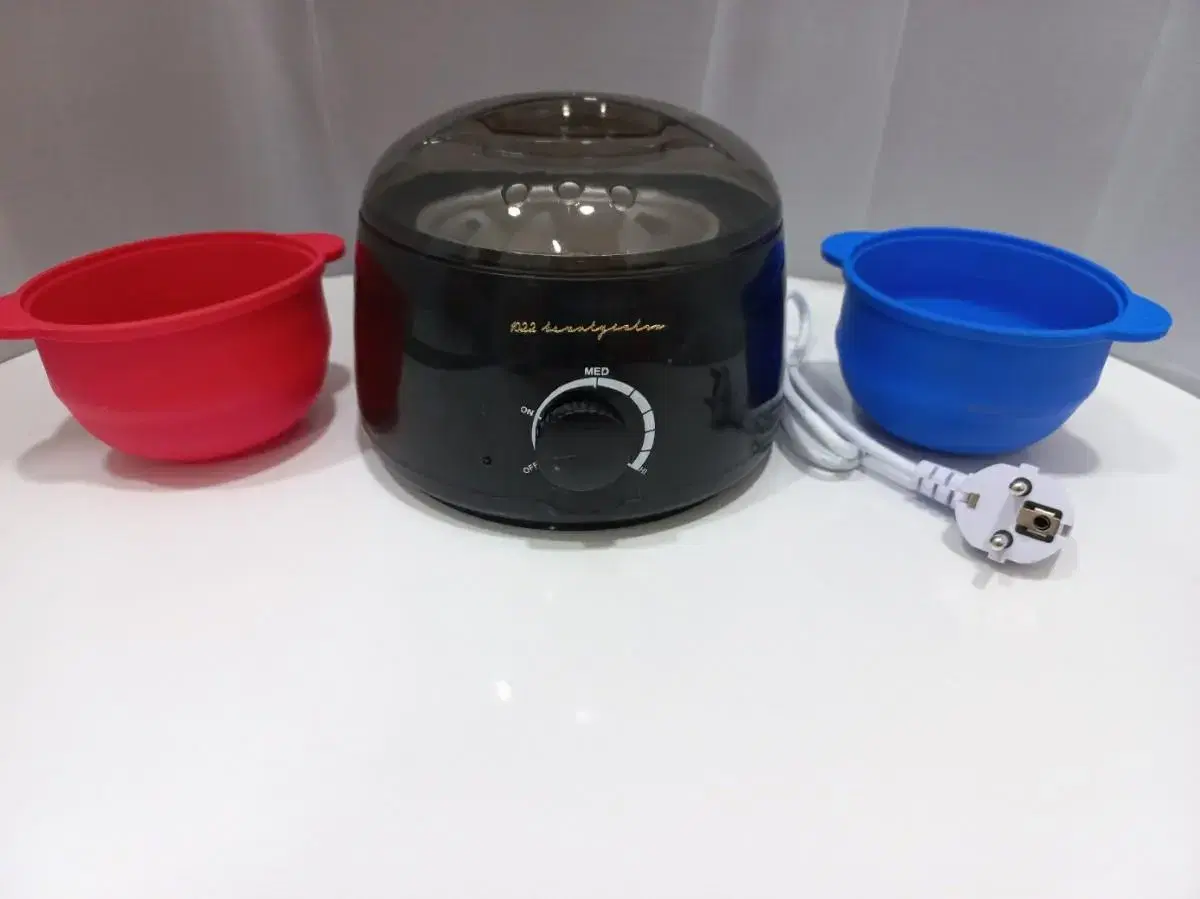Self-waxing 1-prong warmer + 2 silicone baskets set