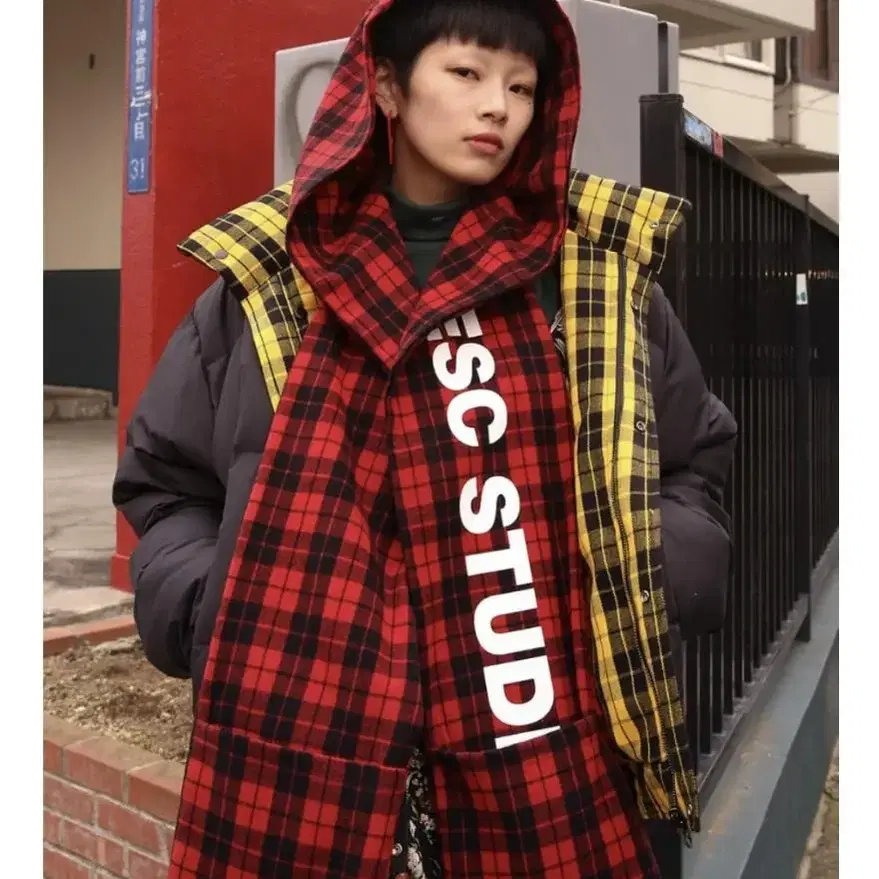 이에스씨 스튜디오 Hooded muffler (red)