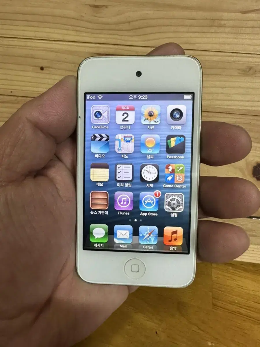 iPod Touch 4th Generation, 8th Generation, Camera, Video, Home Button, OK, iOS6.1