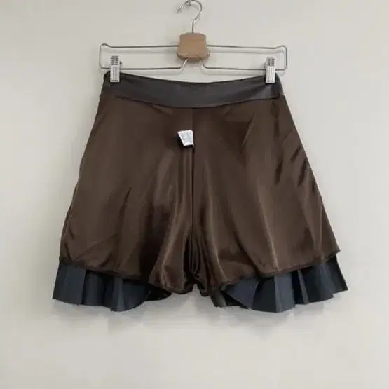 (새제품)루루서울 치마 losy leather skirt