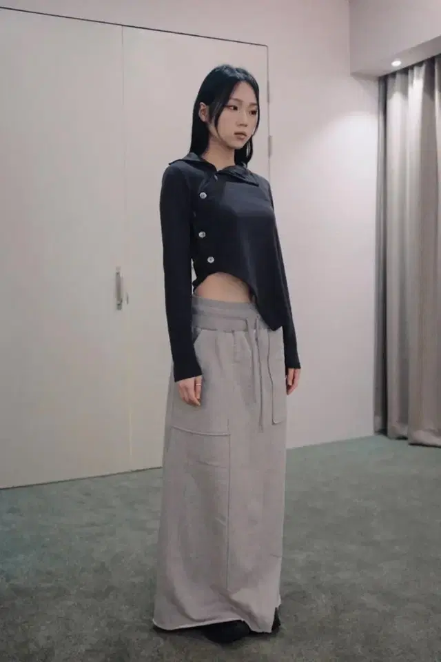 아멜라 A-Line Slit Maxi Skirt 스커트