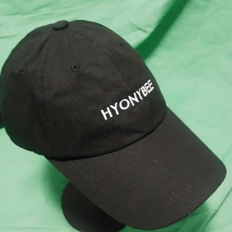 효니비 HYONYBEE 볼캡.검정