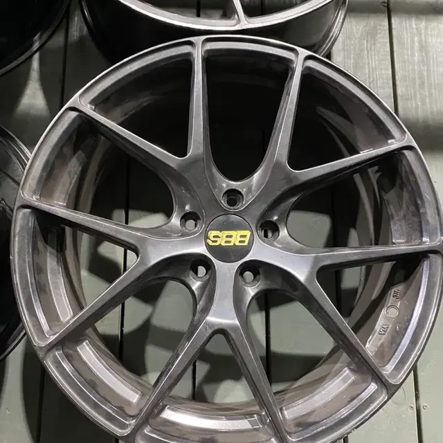 bbs cir 19인치 팝니다