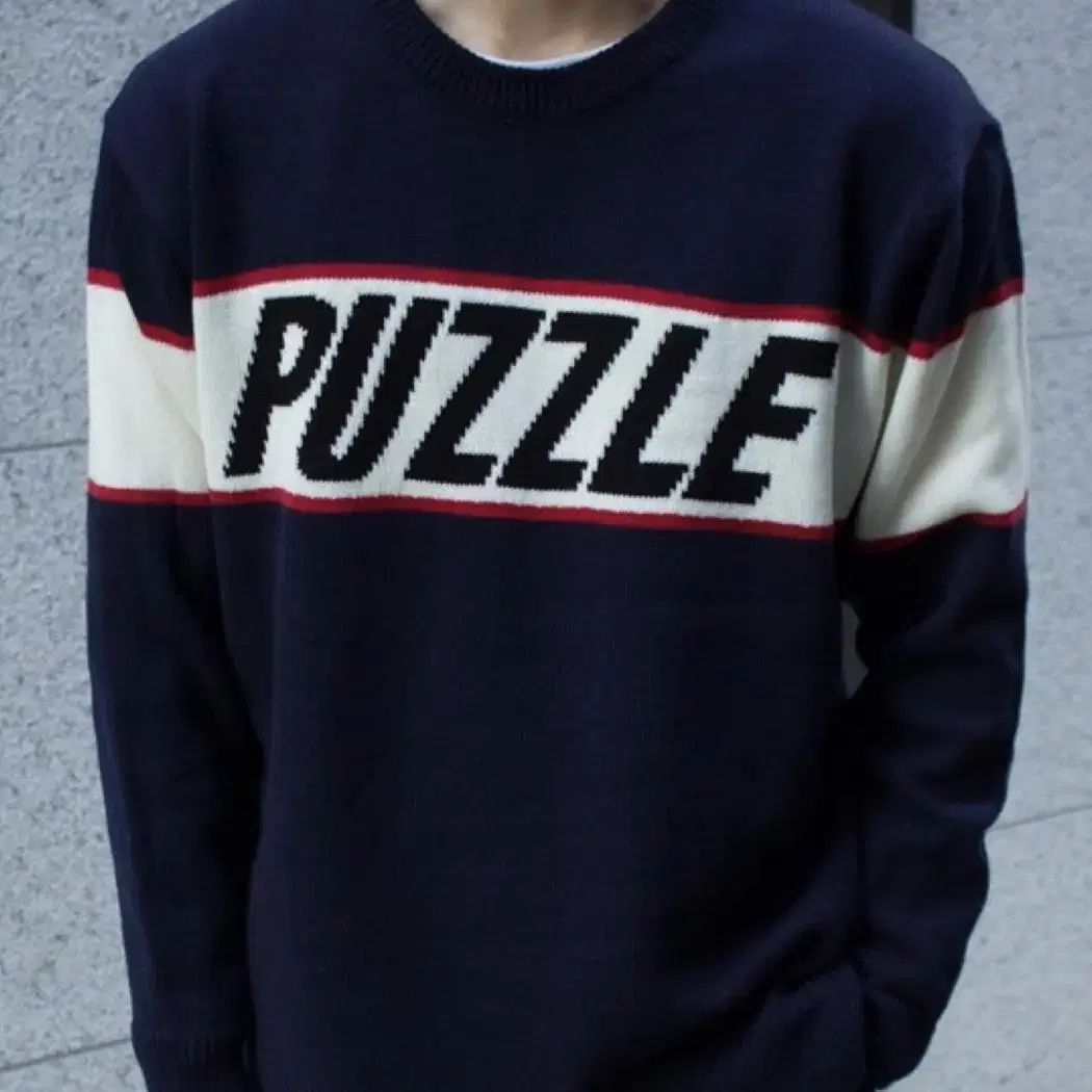 PUZZLE 라운드넥 니트 팝니다