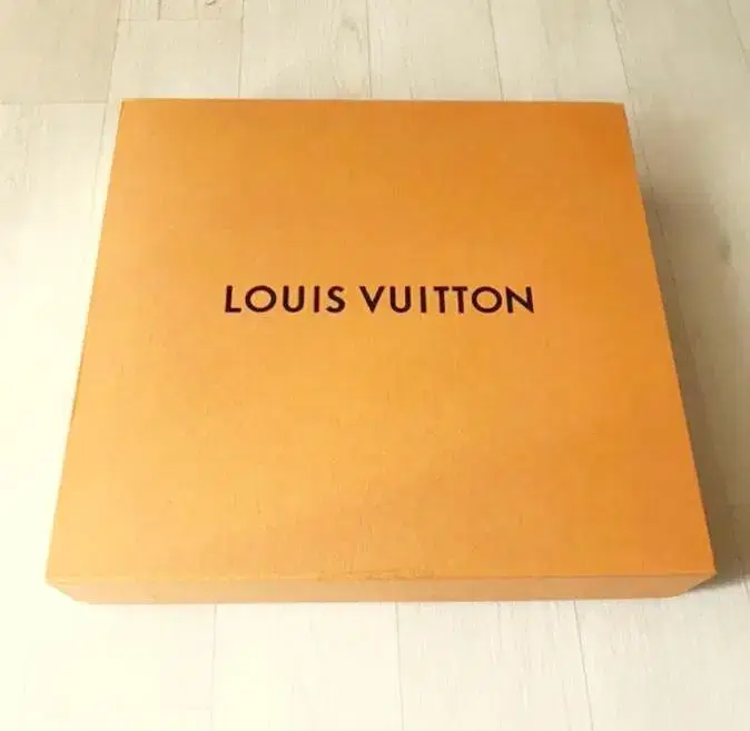 [루이비통 LouisVuitton] 케이스 3종+쇼핑백2종