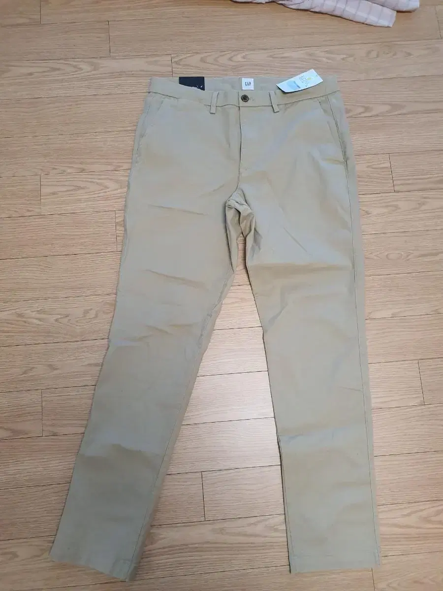 Gap Beige Pants size 34 new