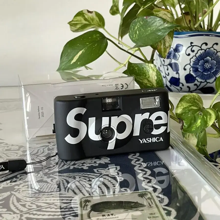 Supreme Yashica MF-1 Camera 슈프림 야시카