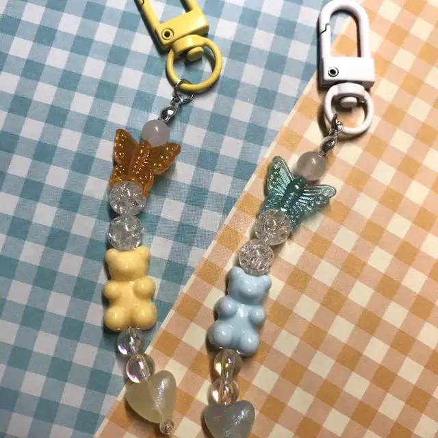 버터곰돌이 비즈 키링 / Butter bear keyring.