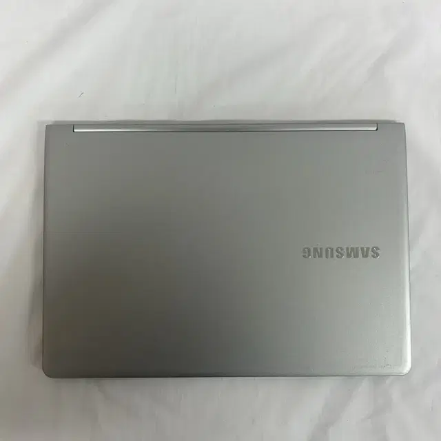 B급 삼성NT901X3L i7 6세대 8G SSD 13인치 중고노트북