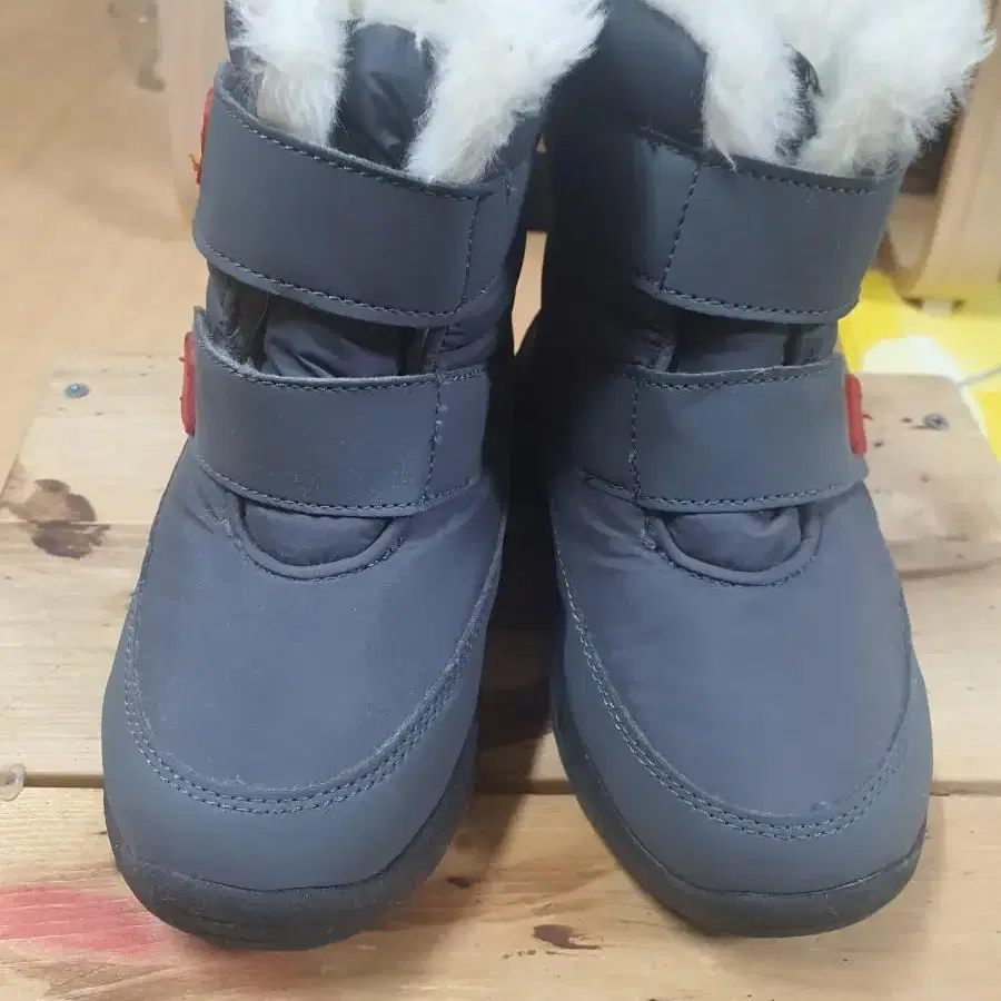 bearpaw 키즈 부츠 팔아요