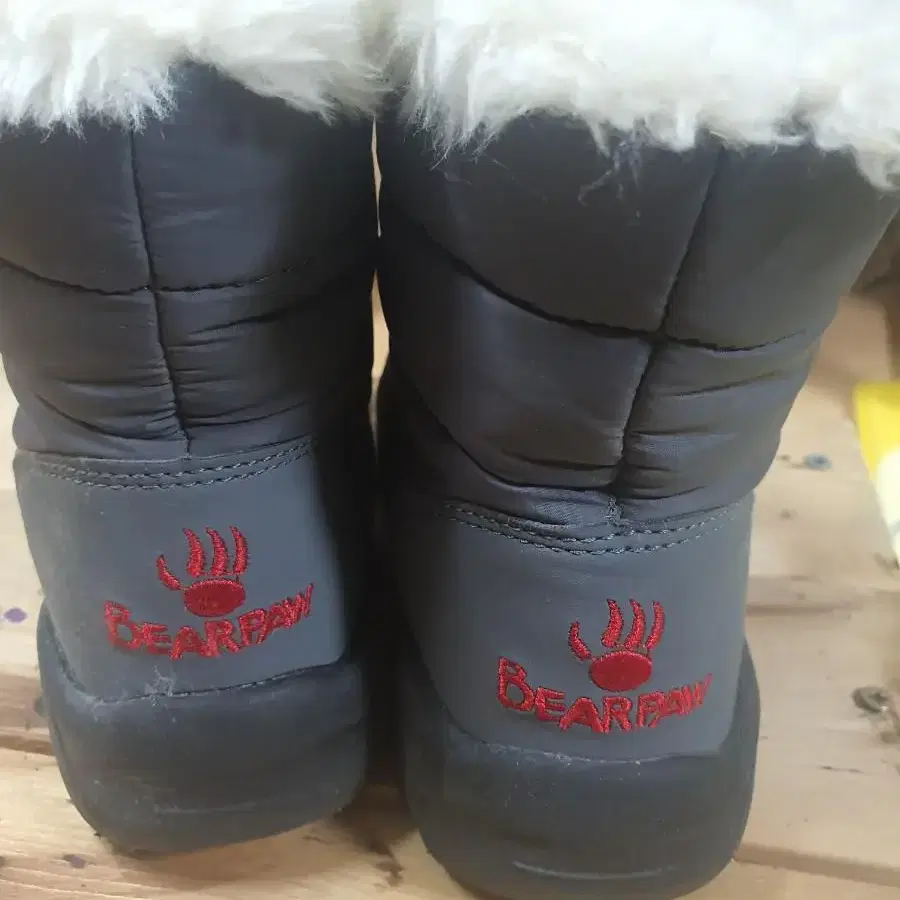 bearpaw 키즈 부츠 팔아요