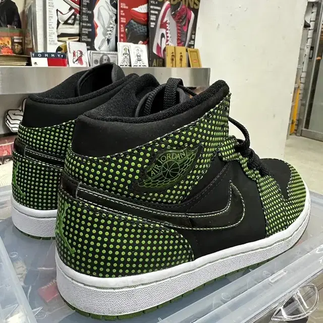 조던1 jordan1 retro polka dot chlorophyll