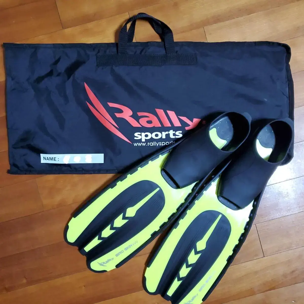 rally sports 라임색 오리발 판매해요