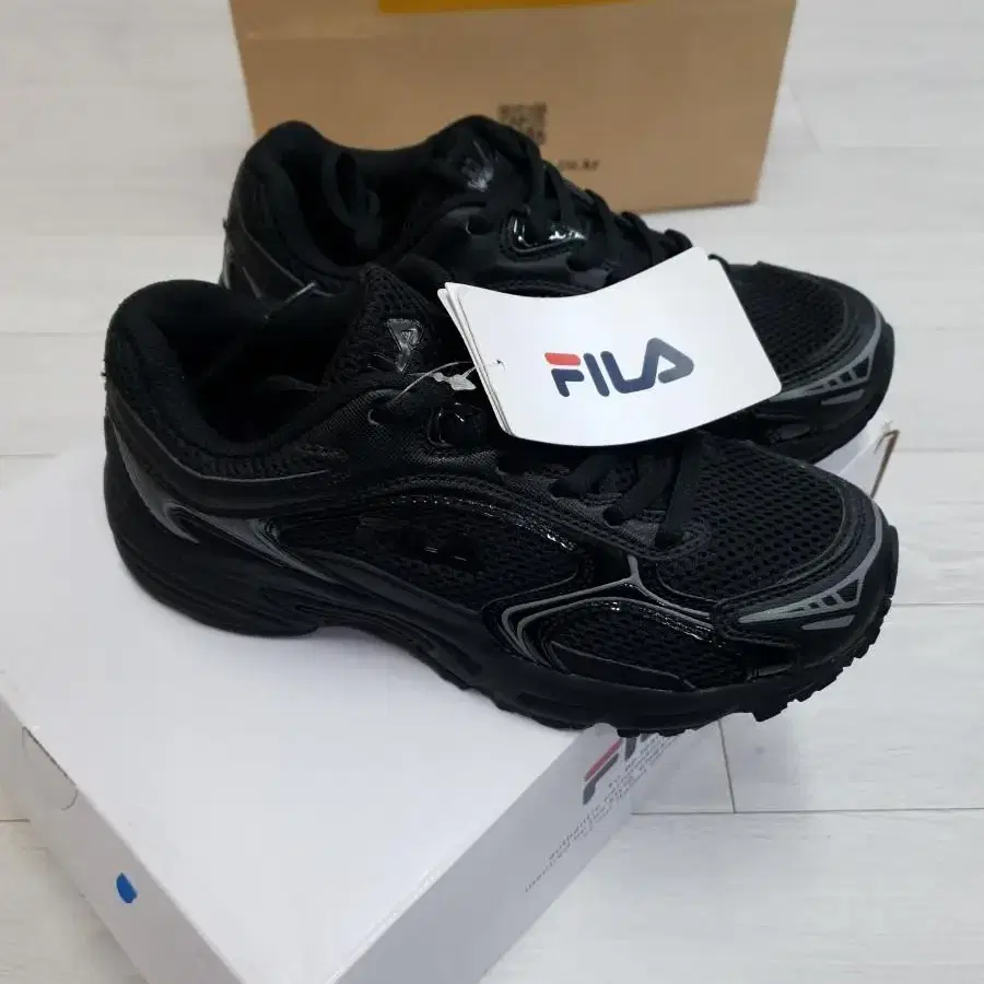 (220)FILA 휠라 TREXA 런닝화 BLACK[대전 직거래도 가능]