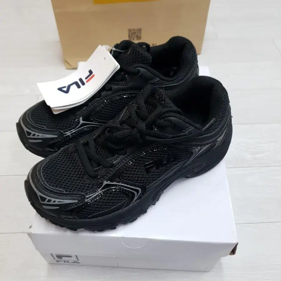 (220)FILA 휠라 TREXA 런닝화 BLACK[대전 직거래도 가능]