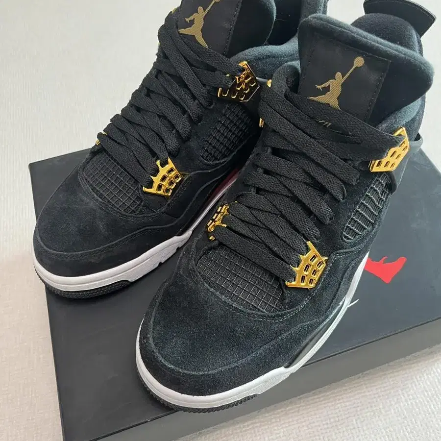 조던 4 로열티 JORDAN 4 (265mm)