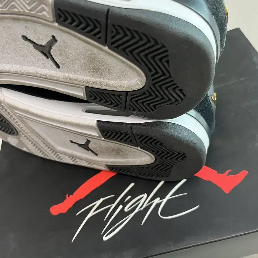 조던 4 로열티 JORDAN 4 (265mm)