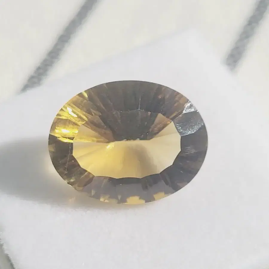 # 네츄럴 시트린(레몬쿼츠) 커팅 나석 11.7ct