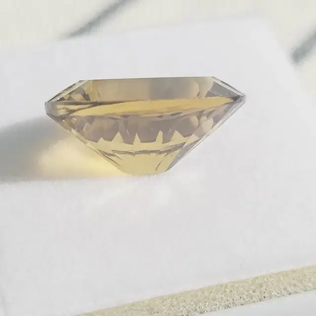 # 네츄럴 시트린(레몬쿼츠) 커팅 나석 11.7ct