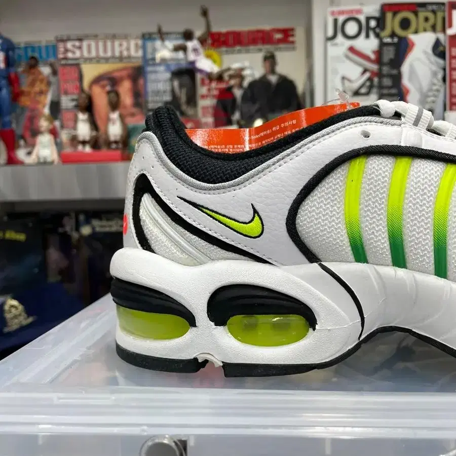 나이키 air max tailwind 4 white volt black