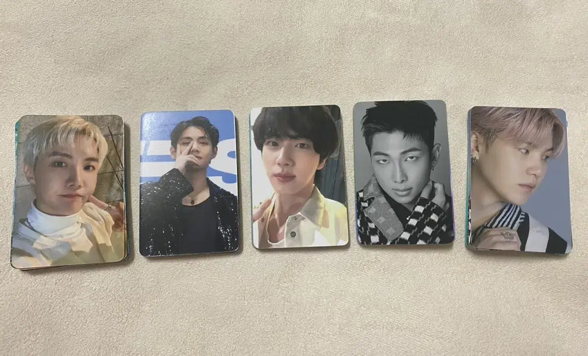 Wts a BTS D-Ikon Mini Photocard.