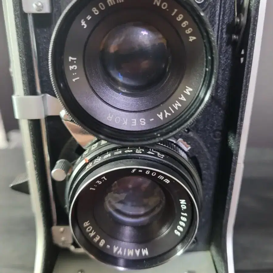 앤틱 카메라 (MAMIYA C220)-1