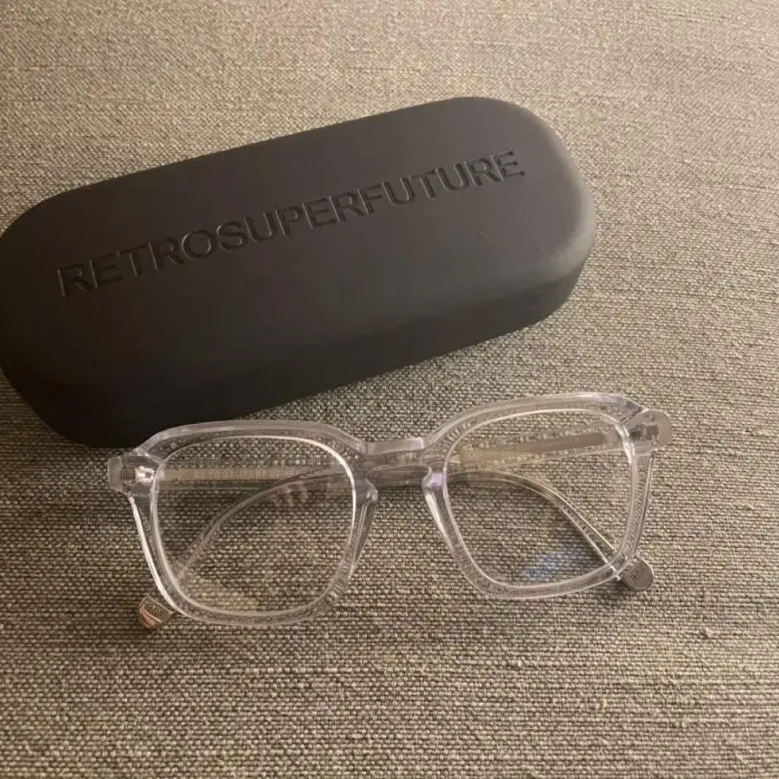 RETROSUPERFUTURE 안경