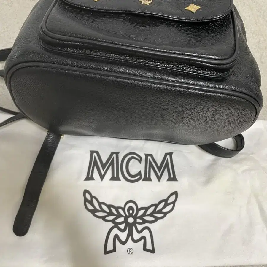 정품 MCM 레더 백팩