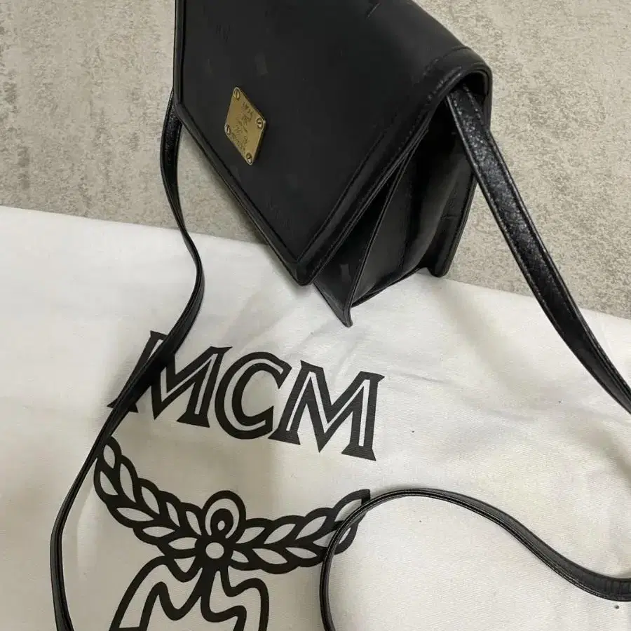 정품 MCM 독일 비세토스 크로스백