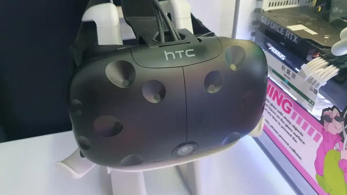 (Quick sale) We are selling a full set of HTC VIVE 1st generation VR devices.