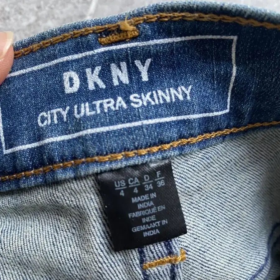 DKNY 스키니진 (새상품)