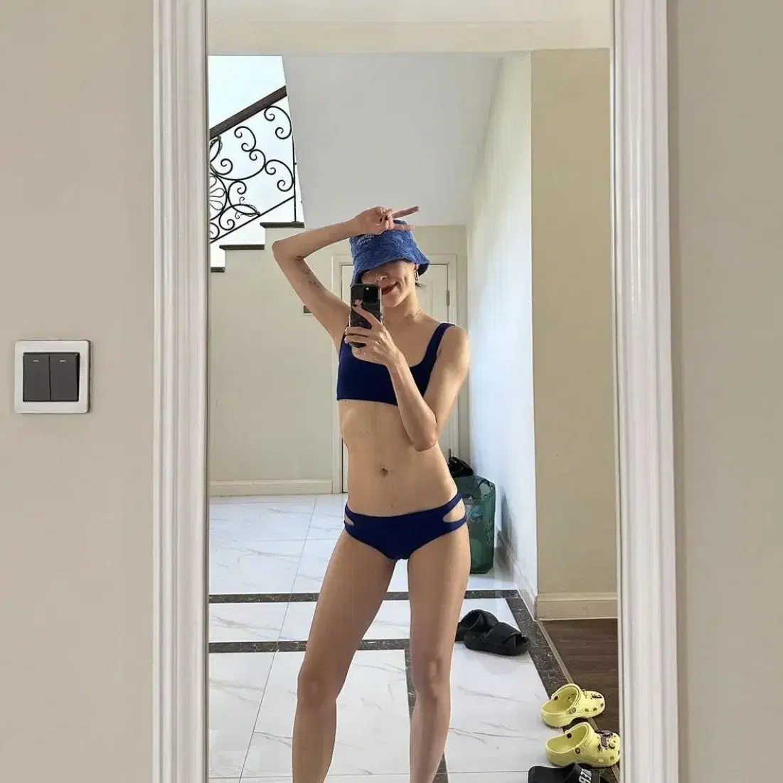 바이더씨니키 BASIC DEEP BLUE BIKINI SET