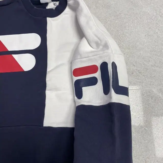 휠라 FILA 맨투맨  사이즈 90 S